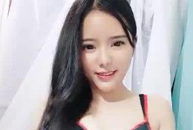 长发大奶妹子全裸道具自慰_脱光光椅子上自摸道具抽插自慰性感大屁股.